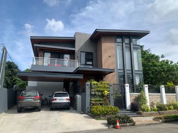Modern 4-Bedroom House & Lot in Silang