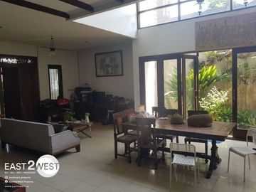Dijual Rumah Komplek Puri Flamboyan Ciputat Tangerang Selatan Bagus Siap Huni Lokasi Strategis Cocok Untuk Cafe Rumahan