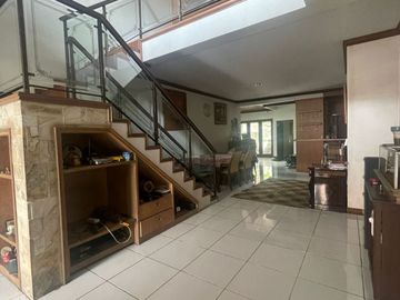 Dijual Rumah Tropis konsep Villa dan Paviliun di Ciputat, Tangsel