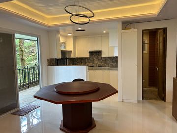 8 Bedroom Elegant Home in Dontogan, Baguio City