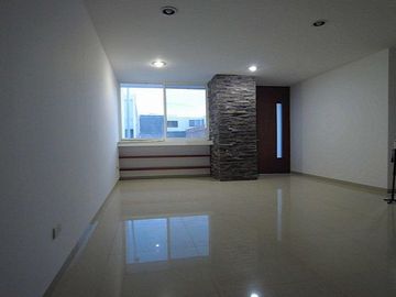 CASA EN VENTA EN BOSQUE SERENO AGUASCALIENTES PONIENTE
