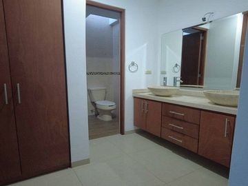 CASA EN VENTA EN BOSQUE SERENO AGUASCALIENTES PONIENTE