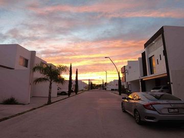 CASA EN VENTA EN BOSQUE SERENO AGUASCALIENTES PONIENTE