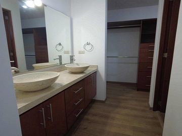 CASA EN VENTA EN RESIDENCIAL BOSQUE SERENO AGUASCALIENTES PONIENTE