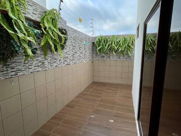 Salinas, hermosa casa moderna dentro de urbanización