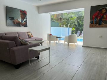 Casa con jardín y alberca privada, en venta, Playacar Fase II, Playa del Carmen.