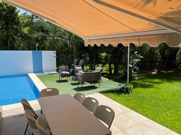 Casa con jardín y alberca privada, en venta, Playacar Fase II, Playa del Carmen.