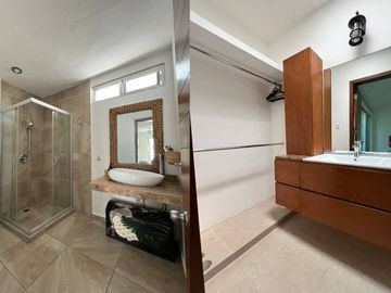 Casa con jardín y alberca privada, en venta, Playacar Fase II, Playa del Carmen.