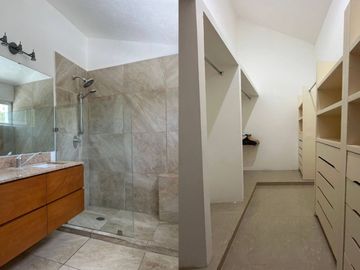 Casa con jardín y alberca privada, en venta, Playacar Fase II, Playa del Carmen.