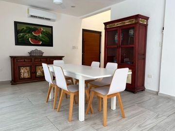 Casa con jardín y alberca privada, en venta, Playacar Fase II, Playa del Carmen.