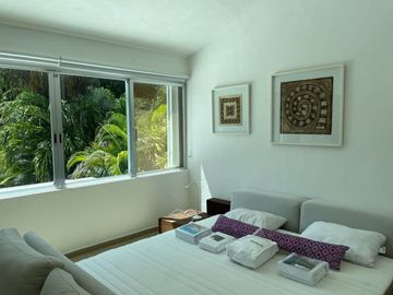 Casa con jardín y alberca privada, en venta, Playacar Fase II, Playa del Carmen.