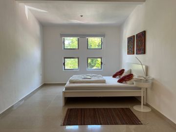 Casa con jardín y alberca privada, en venta, Playacar Fase II, Playa del Carmen.