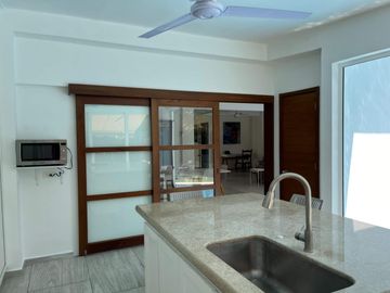 Casa con jardín y alberca privada, en venta, Playacar Fase II, Playa del Carmen.