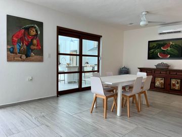 Casa con jardín y alberca privada, en venta, Playacar Fase II, Playa del Carmen.