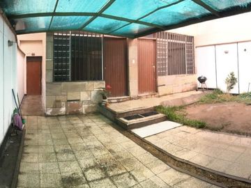 Se Vende Casa En Surquillo Urb. Los Sauces