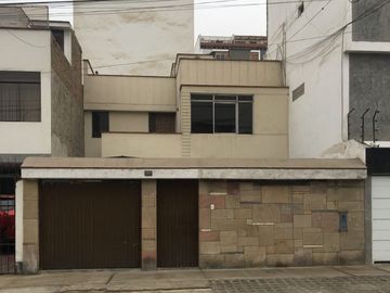 Se Vende Casa En Surquillo Urb. Los Sauces