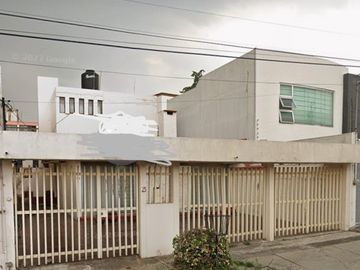 CASA EN VENTA PARA REMODELAR