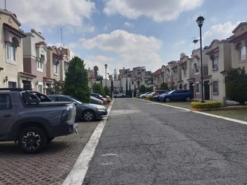 Casa en RENTA Urbi, Cuautitlán Izcalli, Estado de México 3R, 1.5B, 2E, 120 M2