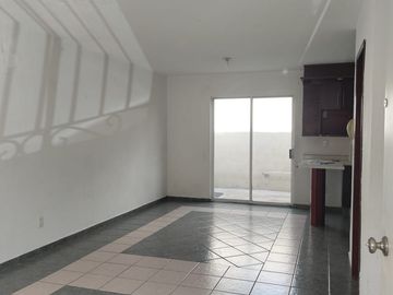 Casa en RENTA Urbi, Cuautitlán Izcalli, Estado de México 3R, 1.5B, 2E, 120 M2
