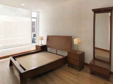 Casa moderna en Venta, Tumbaco, seguridad 24/7