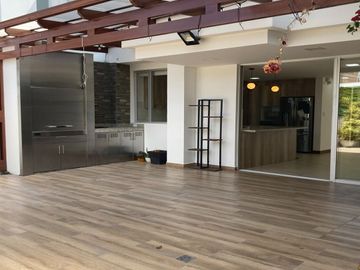 Casa moderna en Venta, Tumbaco, seguridad 24/7