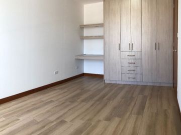 Casa moderna en Venta, Tumbaco, seguridad 24/7