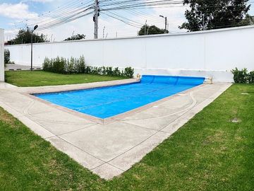 Casa moderna en Venta, Tumbaco, seguridad 24/7