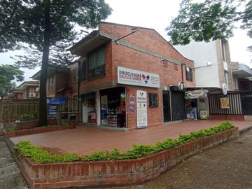 Casa esquinera. Sur de Cali.