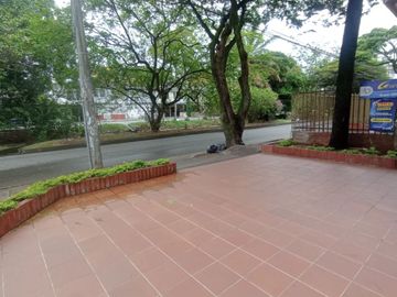 Casa esquinera. Sur de Cali.