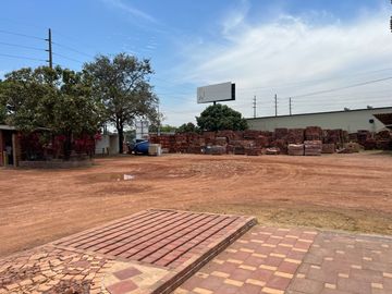 VENTA TERRENOS 83.502 m2,  GALPONES 20.541 m2, OFICINAS , BODEGAS, áreas de parqueo etc Vía Guayaquil-Daule km 29 Sector Petrillo. PRECIO: $ 24.000.000