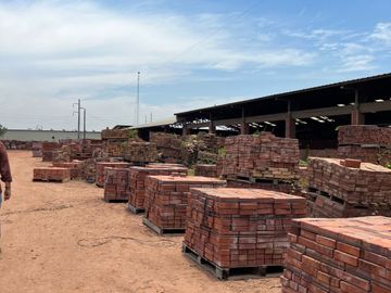 VENTA TERRENOS 83.502 m2,  GALPONES 20.541 m2, OFICINAS , BODEGAS, áreas de parqueo etc Vía Guayaquil-Daule km 29 Sector Petrillo. PRECIO: $ 24.000.000