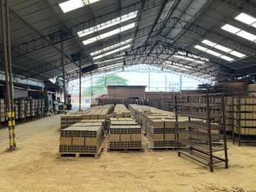 VENTA TERRENOS 83.502 m2,  GALPONES 20.541 m2, OFICINAS , BODEGAS, áreas de parqueo etc Vía Guayaquil-Daule km 29 Sector Petrillo. PRECIO: $ 24.000.000