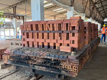 VENTA TERRENOS 83.502 m2,  GALPONES 20.541 m2, OFICINAS , BODEGAS, áreas de parqueo etc Vía Guayaquil-Daule km 29 Sector Petrillo. PRECIO: $ 24.000.000