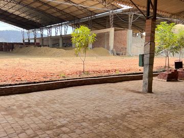 VENTA TERRENOS 83.502 m2,  GALPONES 20.541 m2, OFICINAS , BODEGAS, áreas de parqueo etc Vía Guayaquil-Daule km 29 Sector Petrillo. PRECIO: $ 24.000.000