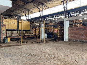 VENTA TERRENOS 83.502 m2,  GALPONES 20.541 m2, OFICINAS , BODEGAS, áreas de parqueo etc Vía Guayaquil-Daule km 29 Sector Petrillo. PRECIO: $ 24.000.000