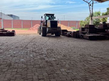 VENTA TERRENOS 83.502 m2,  GALPONES 20.541 m2, OFICINAS , BODEGAS, áreas de parqueo etc Vía Guayaquil-Daule km 29 Sector Petrillo. PRECIO: $ 24.000.000