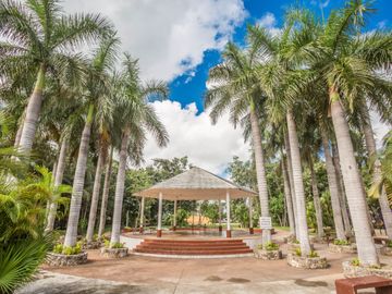 Casa con jardín y alberca privada, Huayacan, Cancun.