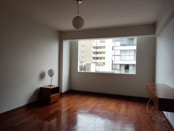 Alquilo lindo y luminoso departamento cerca a la Huaca Pucllana en Miraflores!