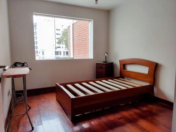 Alquilo lindo y luminoso departamento cerca a la Huaca Pucllana en Miraflores!