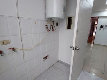 Venta de lindo departamento en primer piso en Los Melones, Surco!