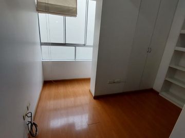 Venta de lindo departamento en primer piso en Los Melones, Surco!