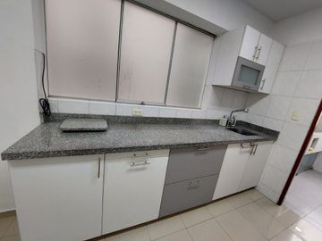 Venta de lindo departamento en primer piso en Los Melones, Surco!