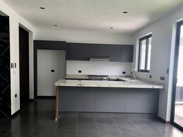 Casa NUEVA en VENTA, Parque FORESTA, en LOMAS de ANGELOPOLIS