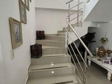VENTA APARTAMENTO DÚPLEX ESTRATO 4, LUMINOSO Y BIEN UBICADO. ¡TU NUEVO HOGAR TE ESPERA!
