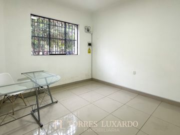 ALQUILER DE CASA IDEAL PARA COLEGIO, INSTITUTO, CENTRO MÉDICO EN LINCE
