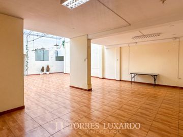 ALQUILER DE CASA IDEAL PARA COLEGIO, INSTITUTO, CENTRO MÉDICO EN LINCE