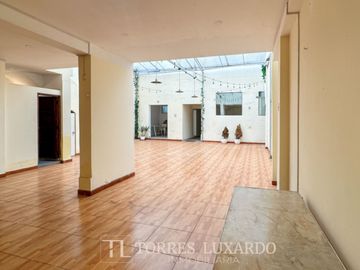 ALQUILER DE CASA IDEAL PARA COLEGIO, INSTITUTO, CENTRO MÉDICO EN LINCE