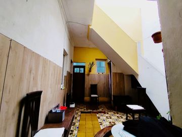 VENDO CASA COMO TERRENO – CERCA A LA MUNICIPALIDAD LIMA Y DEL RIMAC