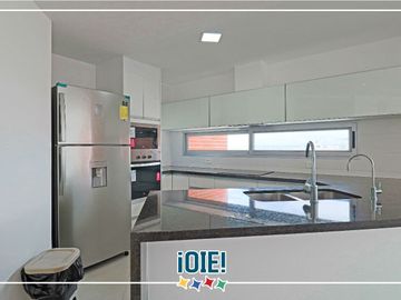 Departamento de 3 dormitorios en venta, en Edificio Ibiza, Manta, Ecuador