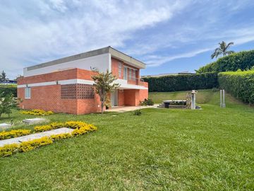 ARRIENDA CASA CAMPESTRE EN CERRITOS PEREIRA